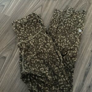 Lululemon base pace 23”